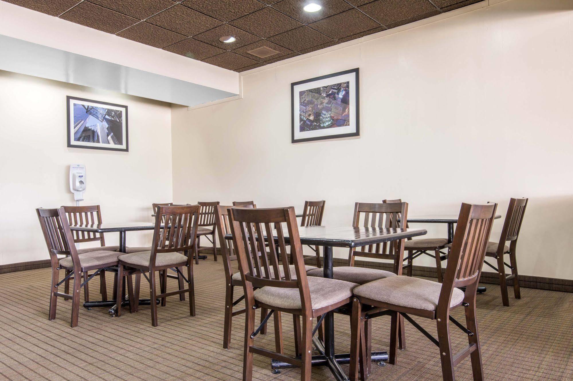 Econo Lodge Sudbury Luaran gambar