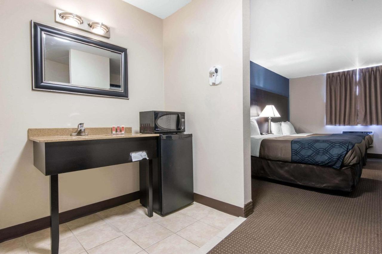 Econo Lodge Sudbury Luaran gambar